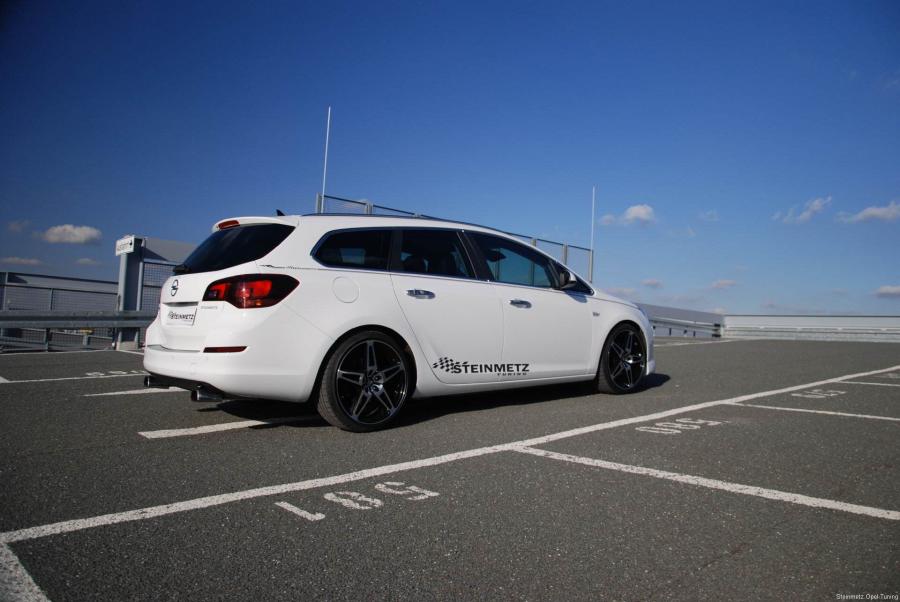  Opel Astra Sports Tourer by Steinmetz 2011 года  (фото 4 из 4)